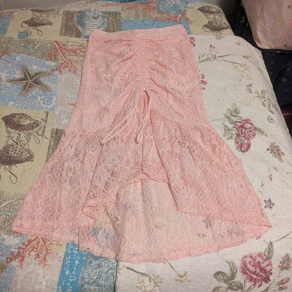 Lace skirt - Picture 1 of 5
